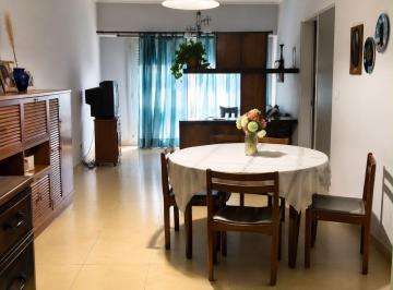 Departamento de 3 ambientes, Miramar · Departamento 3 Ambientes con Dependencia en Pleno Centro E Miramar