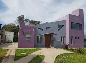 GNP-GNP-809_2 · Moderna Casa 250 m de La Laguna de Chascomus en Venta