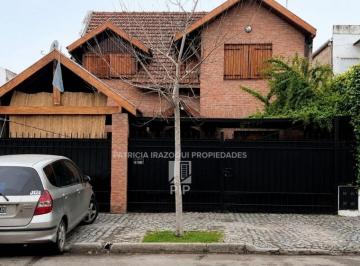 Casa · 220m² · 5 Ambientes · 2 Cocheras · Casa en Venta en Haedo