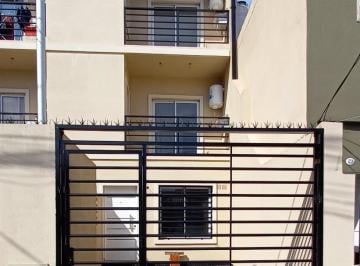 Departamento · 50m² · 2 Ambientes · 1 Cochera · Departamento de 2 Ambientes con Cochera y Patio