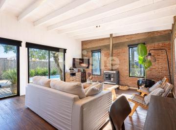 Casa · 77m² · 3 Ambientes · Oportunidad en La Juanita | Casa con Piscina Climatizada
