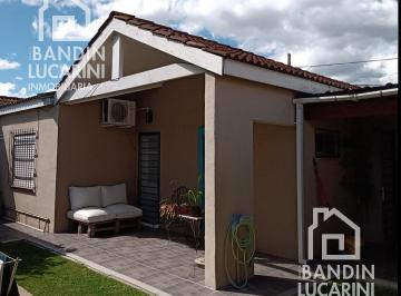 Casa · 59m² · 3 Ambientes · 1 Cochera · Casa en Venta de 3 Ambientes Impecable en Berazategui