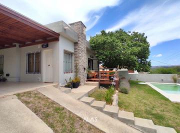 Casa de 2 ambientes, La Falda · Casa en Venta - Barrio Villa Caprichosa - La Falda - A297