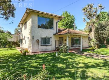 Casa · 250m² · 4 Ambientes · Casa Quinta en Venta en Maquinista Savio