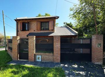 Casa de 5 ambientes, Ezeiza · Chalet con 3 Dorm, 2 Baños. Permuta por Depto C. A. b. a