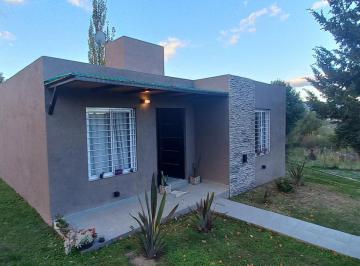 Casa · 90m² · 3 Ambientes · 1 Cochera · Casa a La Venta en Villa Parque Siquiman a Estrenar! Impecable