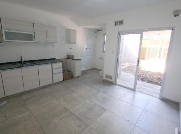 Casa · 125m² · 4 Ambientes · 1 Cochera · Duplex de 4 Ambientes en Temperley