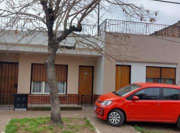 Casa · 422m² · 4 Ambientes · Casa y Galpon