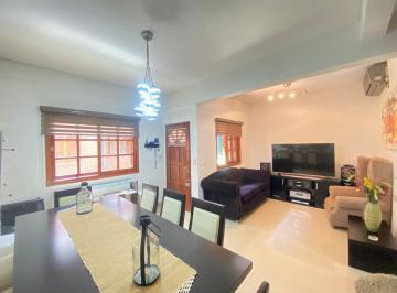 PH · 98m² · 4 Ambientes · 2 Cocheras · Dúplex de Cuatro Ambientes con Dos Cocheras