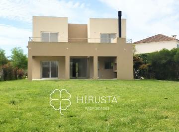 Casa de 4 ambientes, Pilar · Casa en Alquiler en Ayres Plaza - 3 Dorm en Suite - Hirusta Propiedades