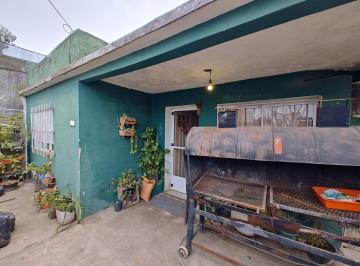 Casa · 126m² · 3 Ambientes · Muy Buena Propiedad con Casa Al Frente y Departamento a La Venta en G Catan