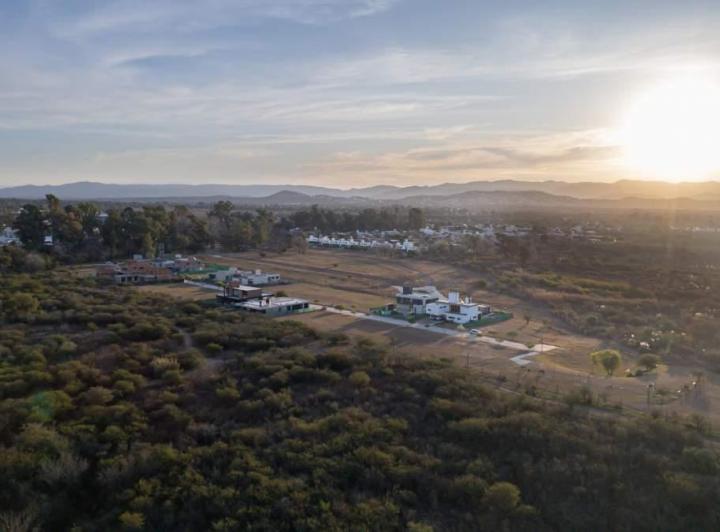 Terreno · 830m²