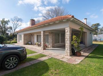 Casa · 150m² · 5 Ambientes · 3 Cocheras · Casas en Venta en Villa Elisa 3 Dormis y Pileta