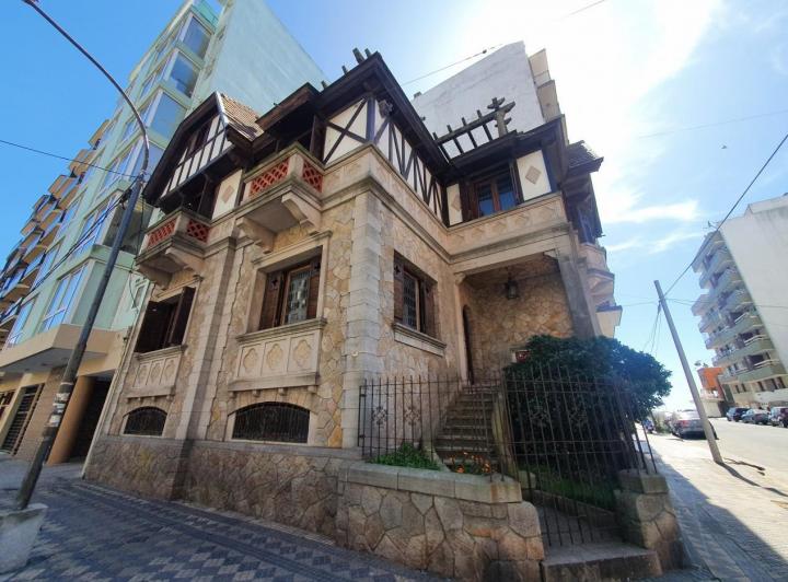 Casa · 600m² · 11 Ambientes · 5 Cocheras