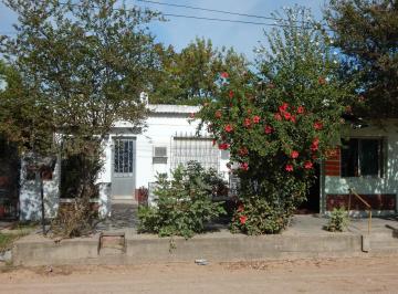 Casa · 115m² · 2 Dormitorios · Casa y Local Comercial Sobre Calle Paso de Los Andes. Ideal Para Renta. San Jose. Entre Rios.