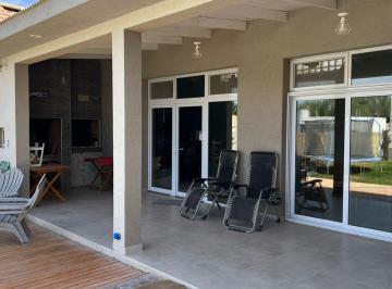 Casa · 120m² · 4 Ambientes · 1 Cochera · Casa en Barrio Las Lilas C/ Pileta