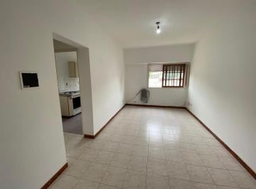 Departamento · 50m² · 3 Ambientes · Alquiler! Departamento de 3 Amb en Primer Piso. San Justo!