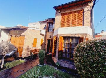 Casa de 6 ambientes, Morón · Chalet en Venta (Acepta Permuta) Villa Sarmiento