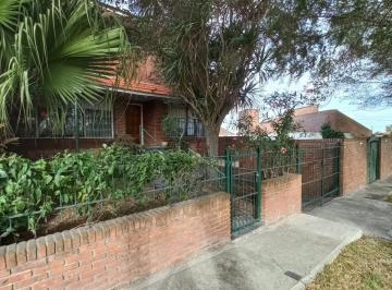 Casa · 315m² · 7 Ambientes · 3 Cocheras · Chalet Barrio San Carlos Mar del Plata