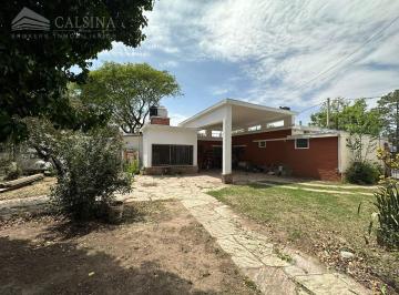 Casa · 150m² · 4 Ambientes · 2 Cocheras · Casa en Alquiler Villa Allende Centro
