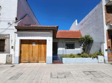 Casa de 3 ambientes, Lanús · Casa Tres Ambientes con Cochera Venta Lanus Oeste