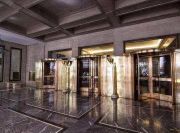Oficina comercial · 665m² · 5 Ambientes · 3 Cocheras · Edificio de Categoría