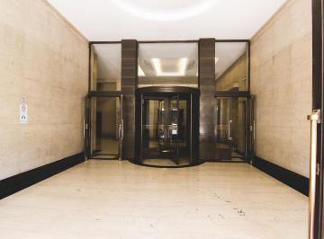 Oficina comercial · 696m² · 12 Ambientes · 2 Cocheras · Impresionante Espacio de Oficina Disponible en Una Ubicación Privilegiada!