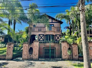 Casa · 400m² · 5 Ambientes · 3 Cocheras · Casa - Don Torcuato