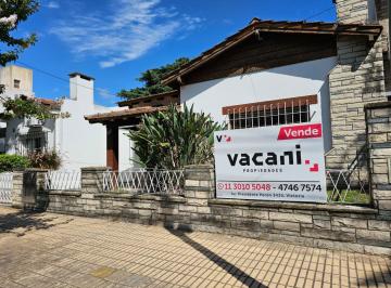 Casa · 150m² · 4 Ambientes · 1 Cochera · Casa en Venta de 4 Ambientes en Victoria con Renta. Retasada