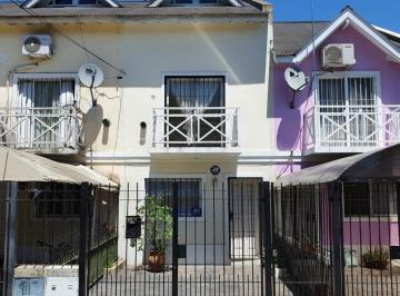 Casa · 106m² · 4 Ambientes · 1 Cochera · Oportunidad Triplex en Venta en Pilar Centro