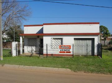 Bodega-Galpón · 78m² · 2 Dormitorios · 1 Cochera · Casa Sobre Paso de Los Andes. 2 Dormtiorios. Extenso Lote. San Jose. Entre Rios.