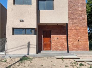 Casa de 5 ambientes, Río Ceballos · Se Alquila Dúplex en Villa Catalina Sobre E - 53