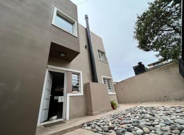 Casa de 4 ambientes, Mar del Plata · Calasanz y Storni - Chalet en Barrio Caisamar