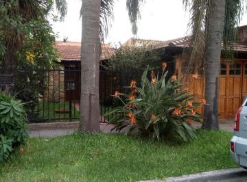 Casa · 120m² · 3 Dormitorios · 2 Cocheras · Hermoso y Funcional Chalet en Venta. Ituzaingo Norte