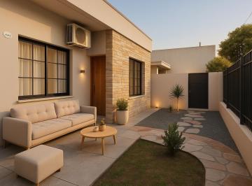 Casa de 4 ambientes, Morón · Casa en Venta en Morón Sur, 4 Ambientes, Quincho, Jardín y Garage, Apta Crédito