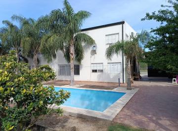 Casa de 9 ambientes, Ramallo · Vivienda Familiar con Quincho y Pileta en Ramallo – a 5 Minutos del Río