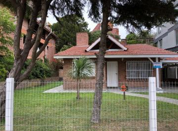 Casa de 3 ambientes, Pinamar · Chalet 2 Dorm. a Una Cuadra de La Playa