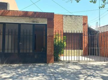 Casa · 131m² · 3 Ambientes · 1 Cochera · Se Vende Casa en Reconquista