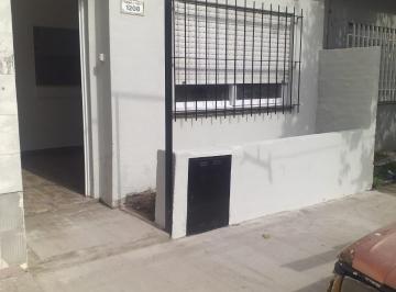 Departamento de 2 ambientes, Merlo · Alquila Departamento 1 Dormitorio Calle 33 y Real