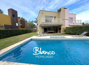 Casa · 121m² · 4 Ambientes · 1 Cochera · Casa en Venta en La Candela, Pilar, G. B. a. Zona Norte