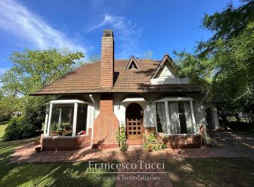 Casa · 170m² · 5 Ambientes · 2 Cocheras · Casa en Alquiler en La Tradición