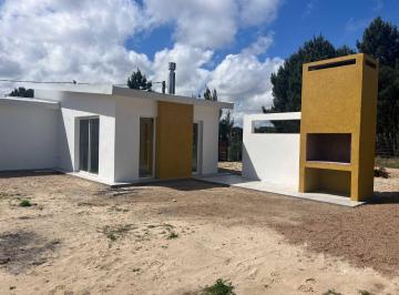 Casa de 3 ambientes, Uruguay · Venta Casa 2 Dorm. en El Pinar a Estrenar