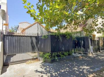 Casa · 240m² · 5 Ambientes · 6 Cocheras · Casa en Lomas de Zamora Oeste