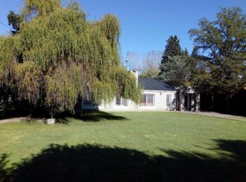 Casa · 250m² · 6 Ambientes · 3 Cocheras · Casa - El Trébol