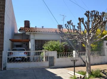 Casa · 138m² · 6 Ambientes · 1 Cochera · Venta en Block 2 Casas 3 Amb. - San Justo - 300 m²