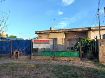 Casa de 4 ambientes, Almirante Brown · Excelente Casa 3 Habitaciones, Acceso Vehicular Pasante!