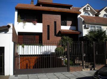 Casa de 5 ambientes, Vicente López · Excelente Chalet a 3 Cuadras Av Maipu (Con Renta)