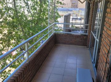Departamento de 2 ambientes, Almagro · Dos Amplios Ambientes Luminosos con Balcón