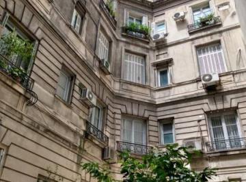 Terreno · 2456m² · Av Alvear - Montevideo: Edificio en Block Unico