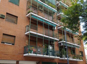 Departamento de 2 ambientes, Floresta · Floresta Excelente 2amb, Contrafrente Luminoso, M/b Ubicación $680 Mil.
